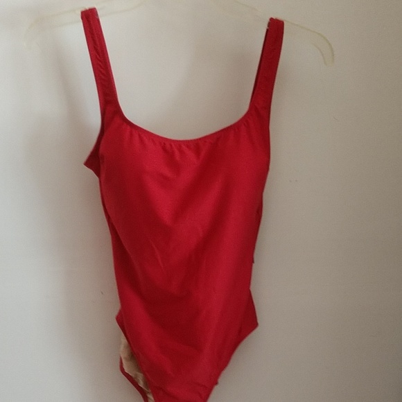 #8 NWT BAYWATCH REVIVAL RED TANK SUIT Gottex - Picture 5 of 12